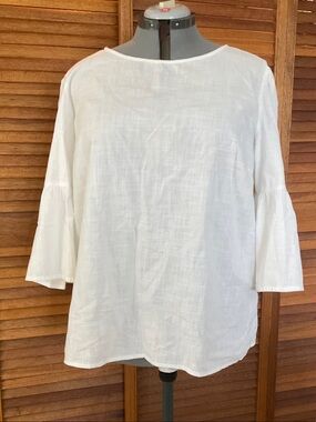 Women's White Linen Bell-Sleeve Tunic Top
